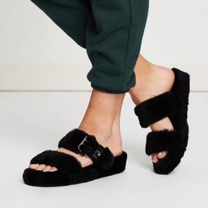 NWOT Ugg’s double strap fur sandals